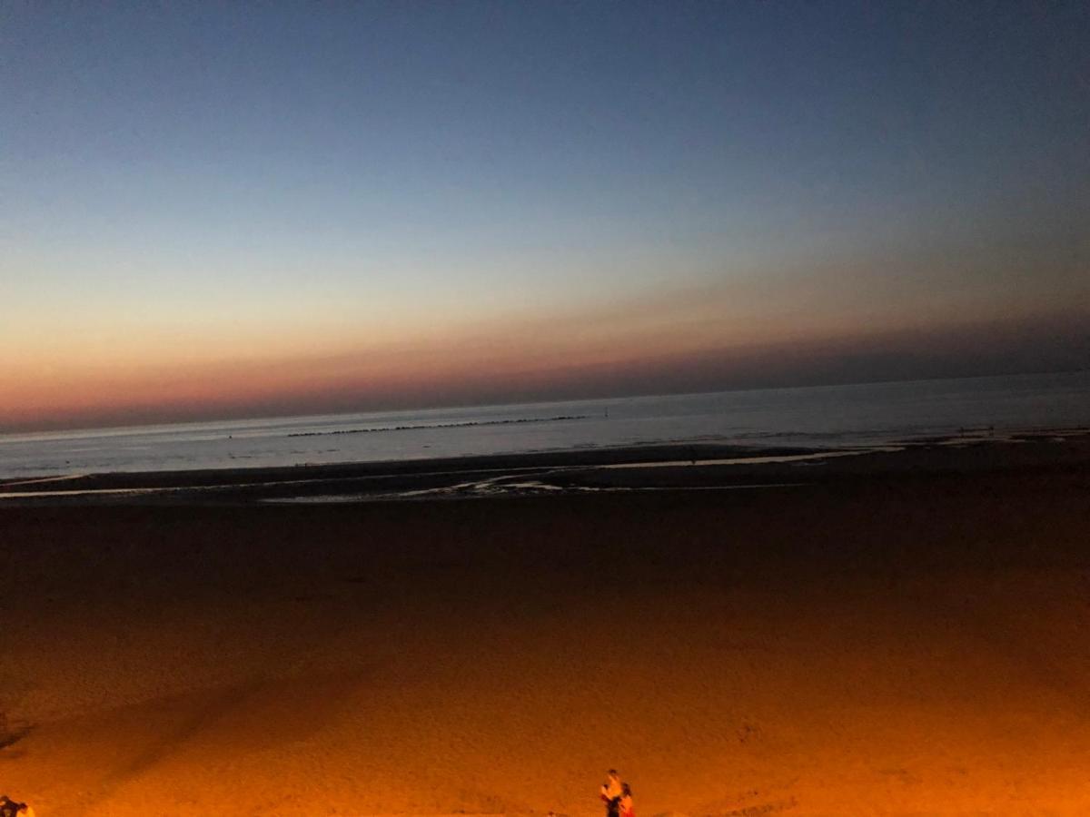 Appartement Sur La Plage De Malo Les Bains Vue Mer 敦刻尔克 外观 照片