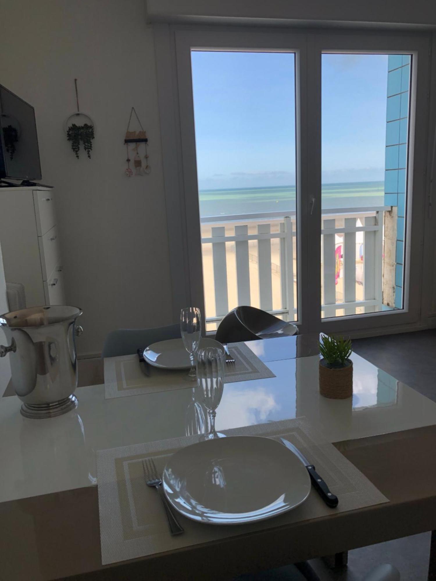 Appartement Sur La Plage De Malo Les Bains Vue Mer 敦刻尔克 外观 照片