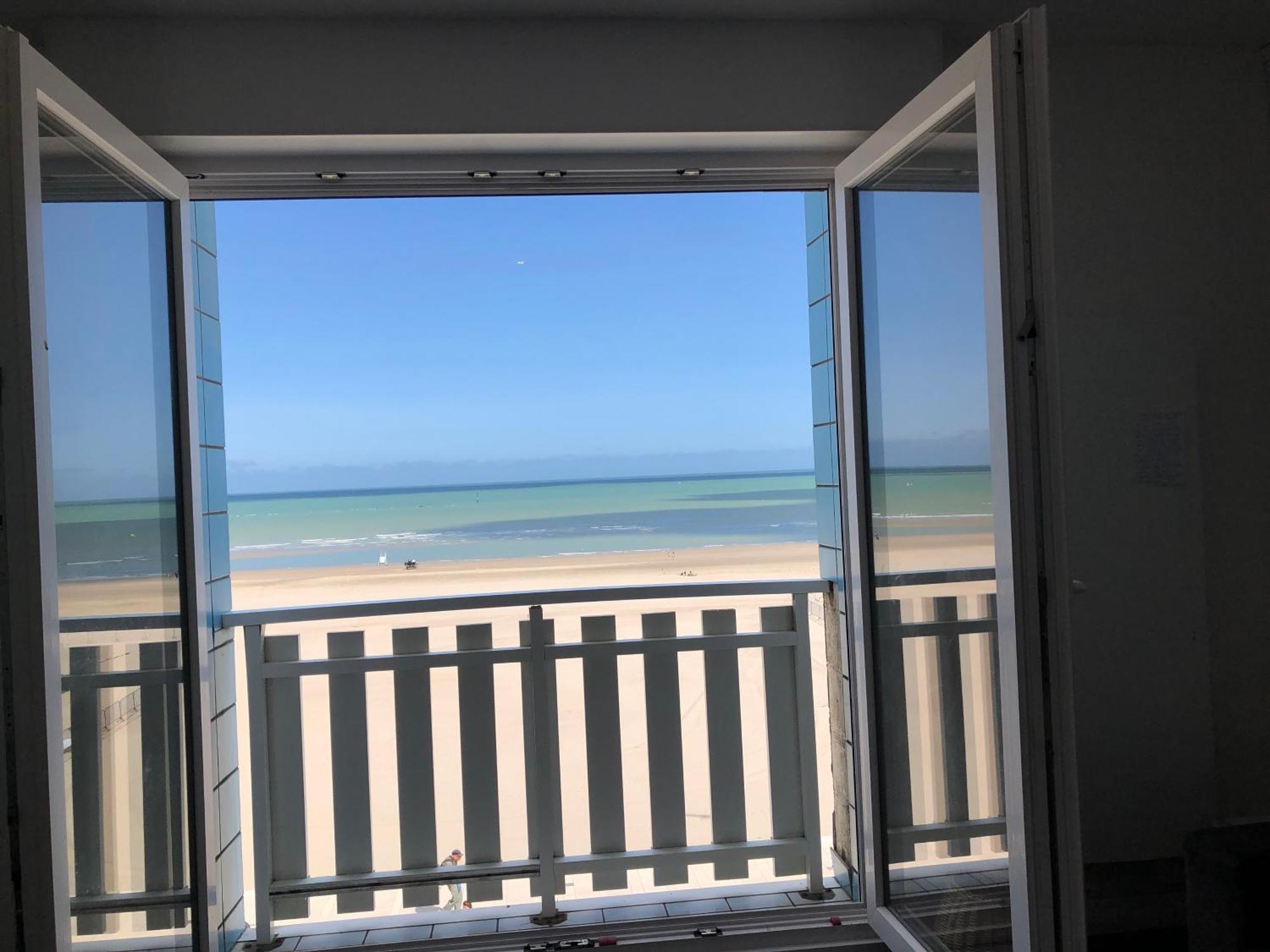 Appartement Sur La Plage De Malo Les Bains Vue Mer 敦刻尔克 外观 照片